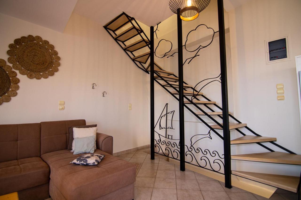 The Island House - Family Size Apt - Overlooking The Aegean - 3 Steps From The Beach Мохлос Экстерьер фото